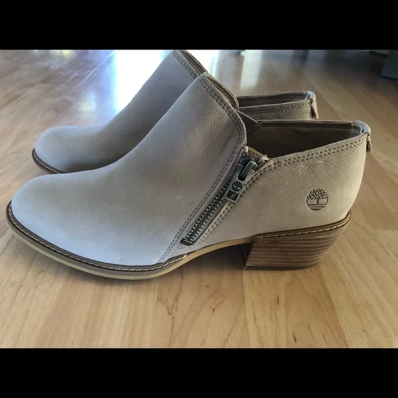 Brand new Timberland Booties Size 8 - Picture 1 of 2